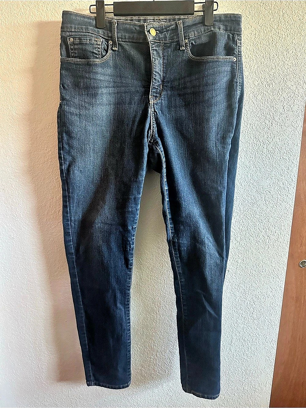 Signature by Levi Strauss & Co. Sculpting Skinny Jeans. Skinny Jeans Blue Waist